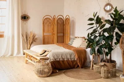 Modern,Home,Interior,Design.,White,And,Beige,Blankets,On,Comfortable